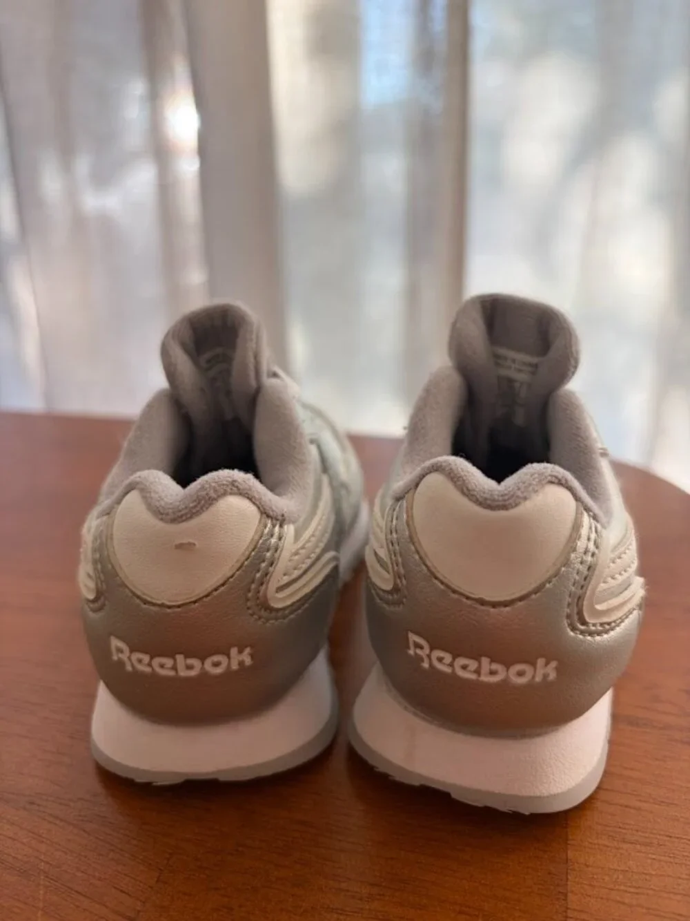 Reebok Sneakers Toddler Girl Size 6 Silver White Slip-on Itty-bitty So Cute!